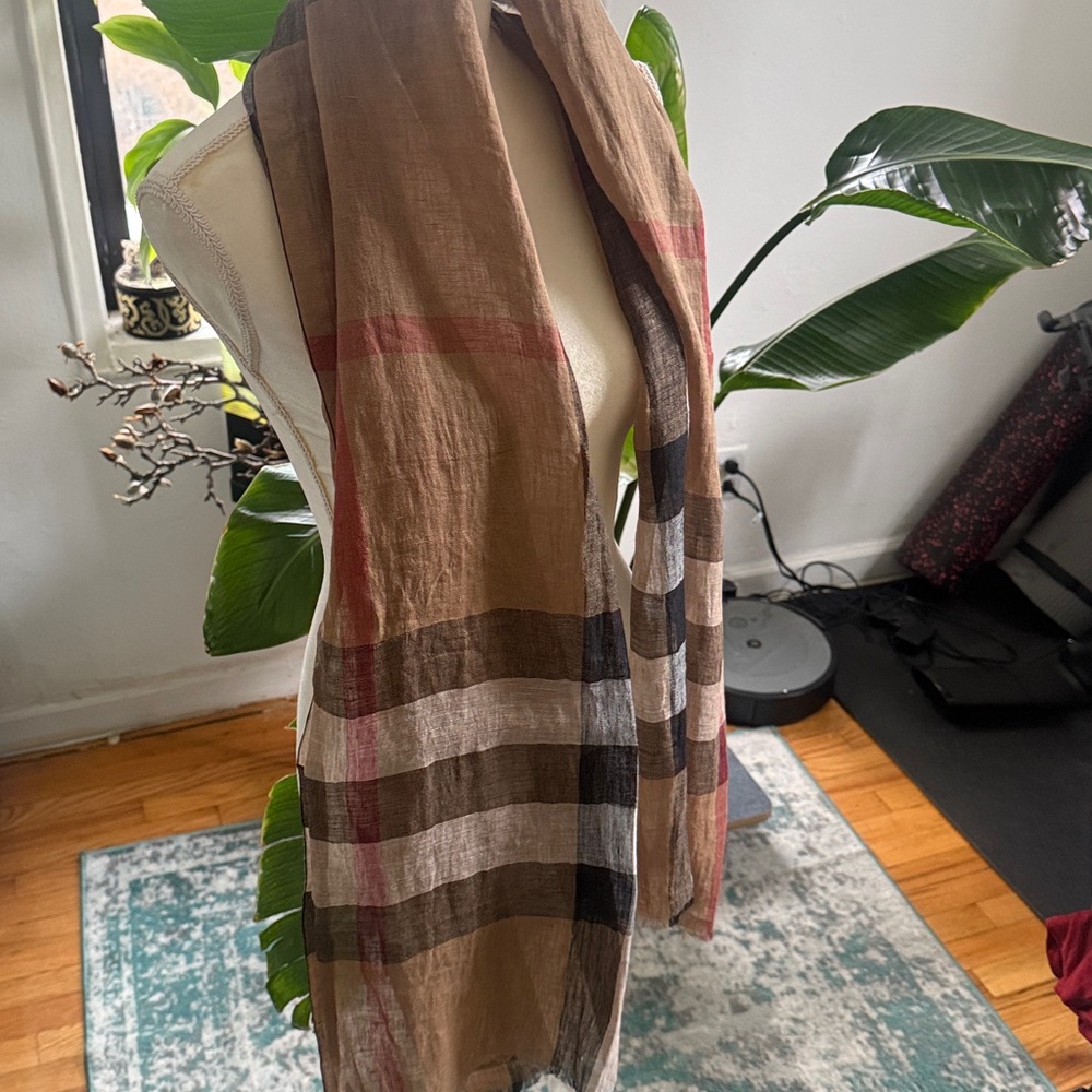 Burberry Linen Scarf. New without Tags